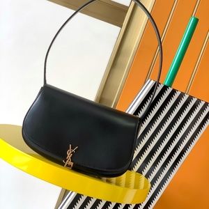 Meet your Posher, Violet